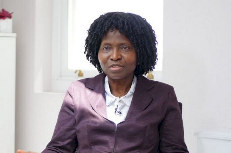 Nurse wins discrimination case over cross necklace at work