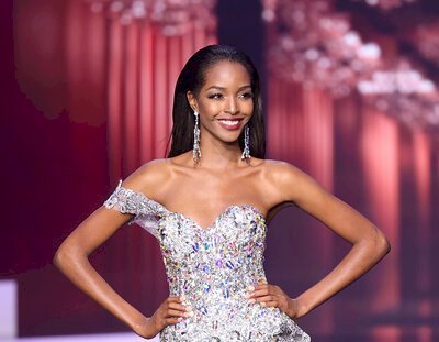 Beauty pageant bans skin bleachers