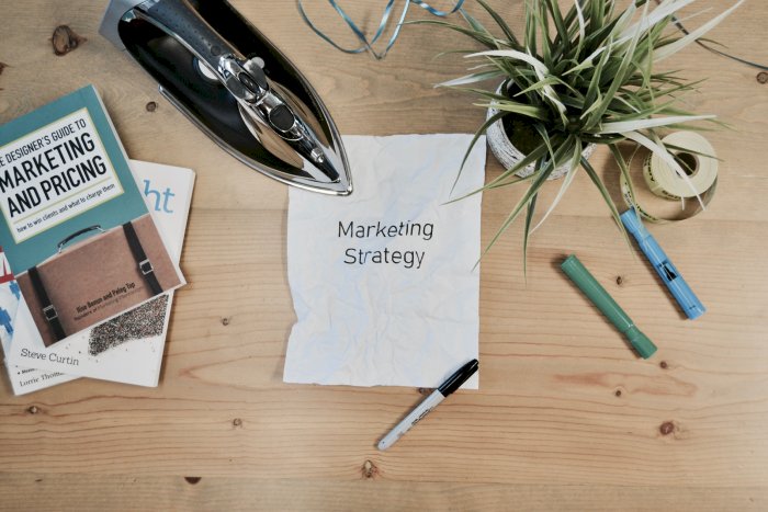 Is Facebook Dead to Students? 7 Marketing Tools That Are Useless in 2022