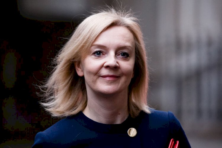 LIVE / Liz Truss resigns: follow our live blog here